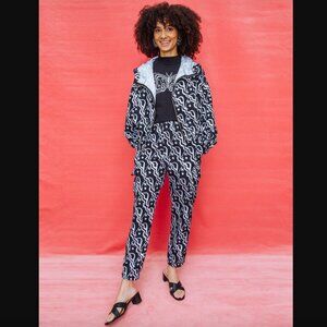 Dazey LA Waterfall Woman Black & White Graphic Print Cargo Pants XS